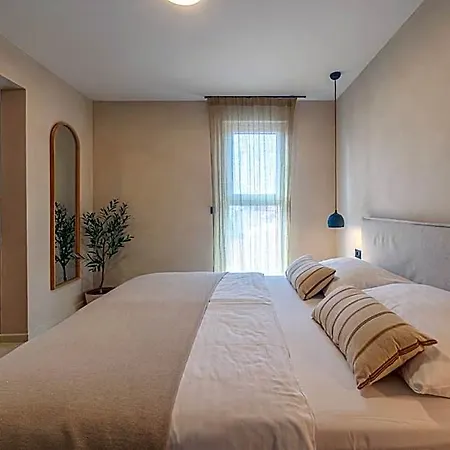 Lo͝or Luxury Retreat Hotel