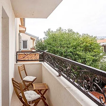 Lo͝or Luxury Retreat Split