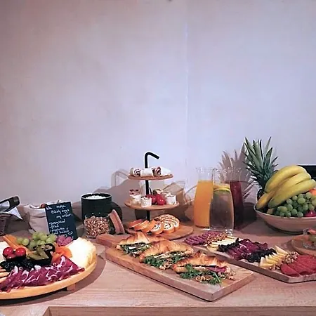 Lo͝or Luxury Retreat Bed & Breakfast 4*